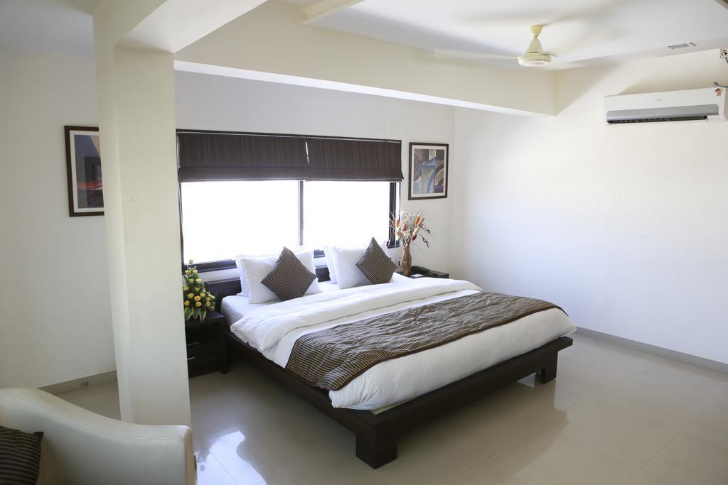 J R Avezika Comfort Jamnagar Room photo
